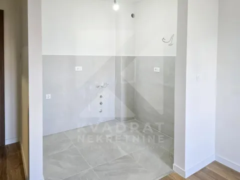 Izdavanje, poslovni prostor, 40m², Central Point, Podgorica - image 7