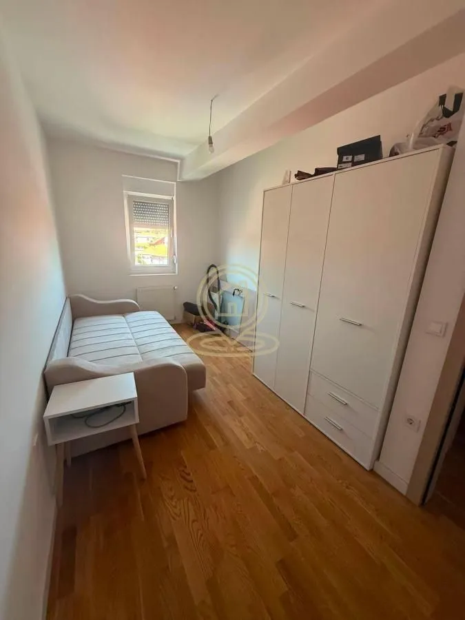 Izdavanje, dvosoban stan, 64m², Mala vaga, Kragujevac