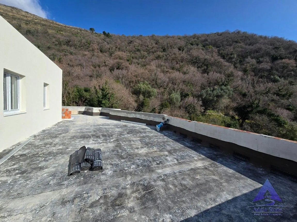 Sale, two bedroom apartment, 75m², Petrovac, Budva