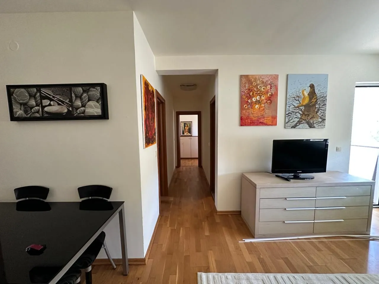Izdavanje, dvosoban stan, 70m², Lazi, Budva