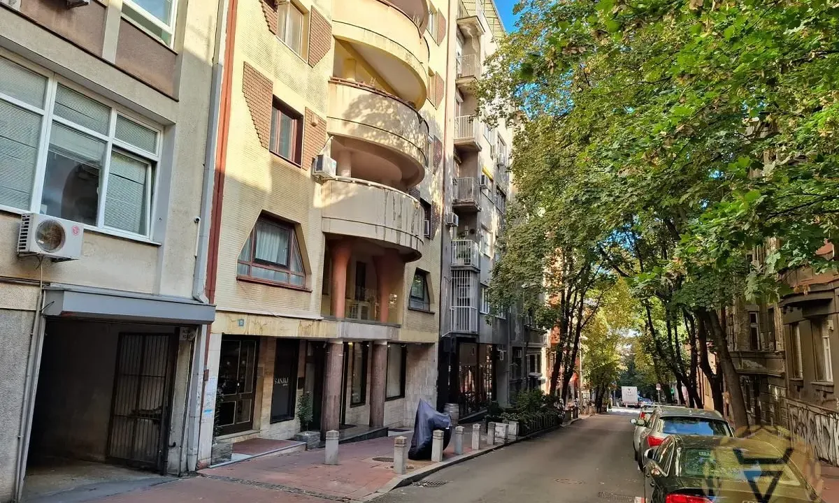 Izdavanje, četvorosoban stan, 80m², Stari Grad, Beograd