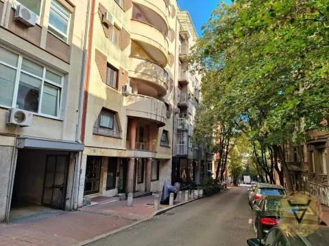 Rent, four bedroom apartment, 80m², Stari Grad, Beograd