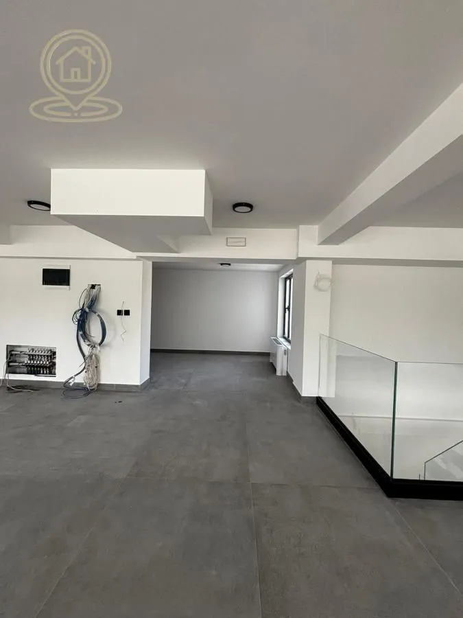 Rent, office space, 550m², Medijana, Niš