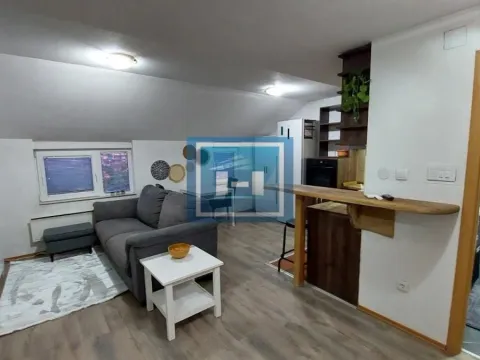 Rent, two bedroom apartment, 52m², Paraćin, Srbija - image 1