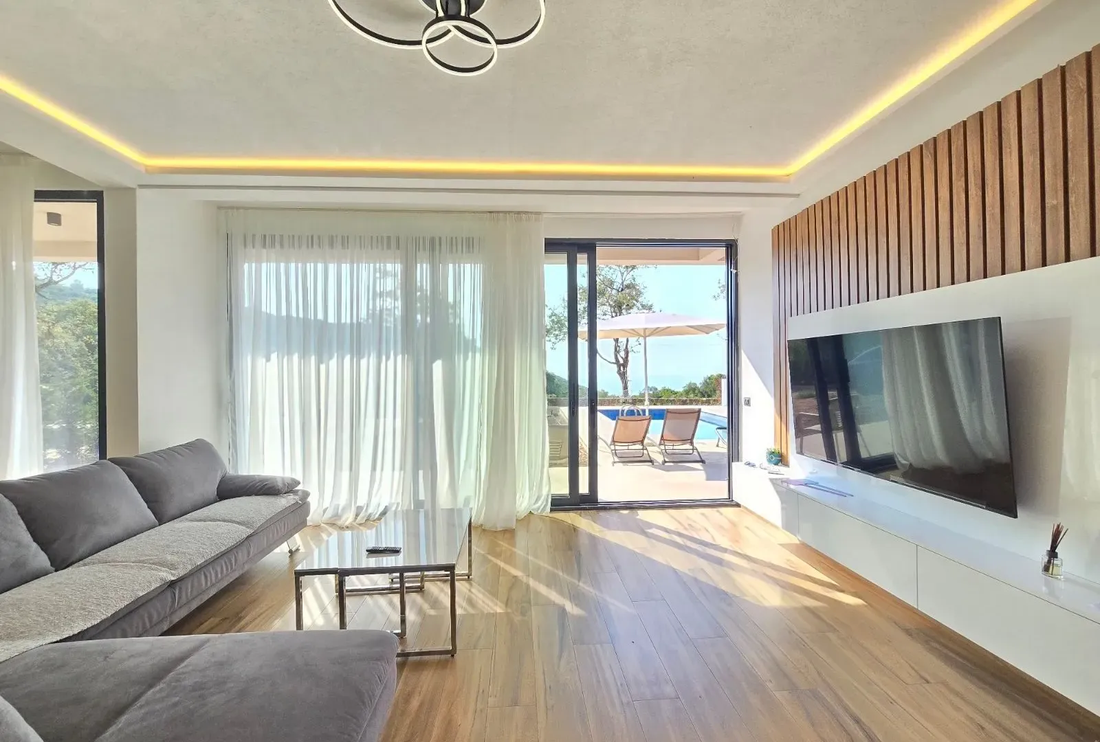 Rent, house, 250m², Višnjevo, Kotor