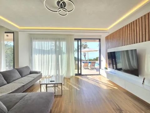 Rent, house, 250m², Višnjevo, Kotor - image 3