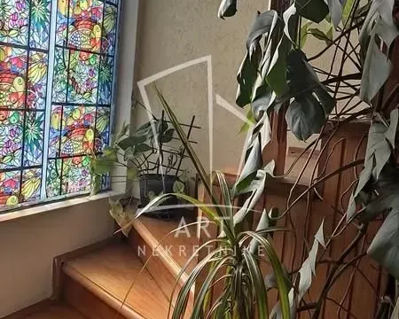 Prodaja, kuća, 253m², Kumodraž Sve Podlokacije, Beograd - image 10