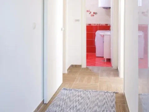 Izdavanje, jednosoban stan, 40m², Marići, Tivat - image 4