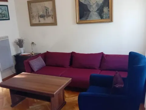 Izdavanje, dvosoban stan, 95m², Centar, Podgorica - image 6