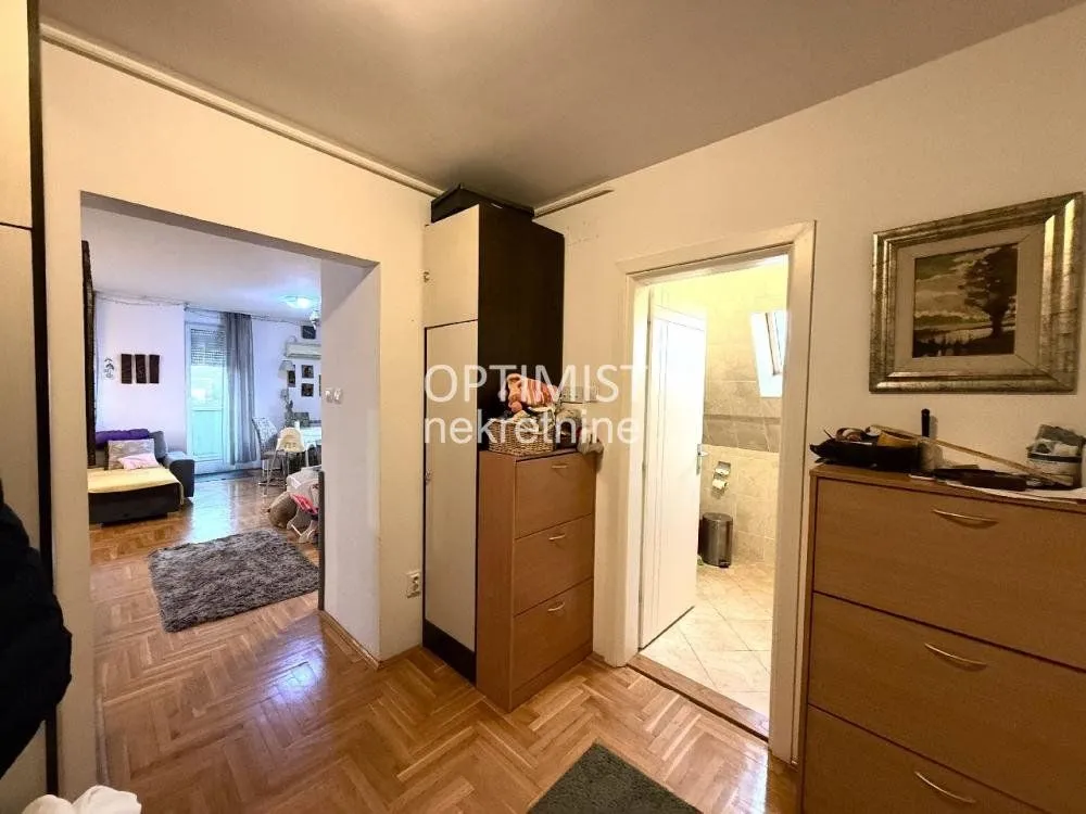 Sale, four bedroom apartment, 98m², Voždovac Sve Podlokacije, Beograd