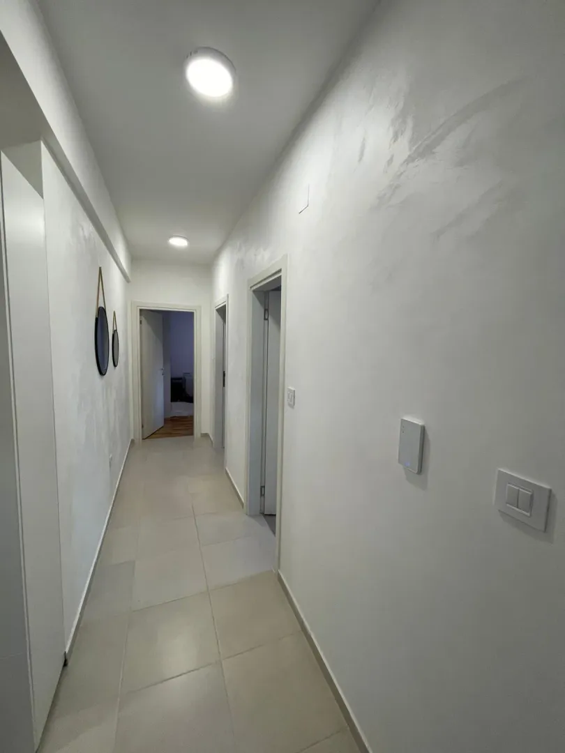 Izdavanje, dvosoban stan, 75m², Zabjelo, Podgorica
