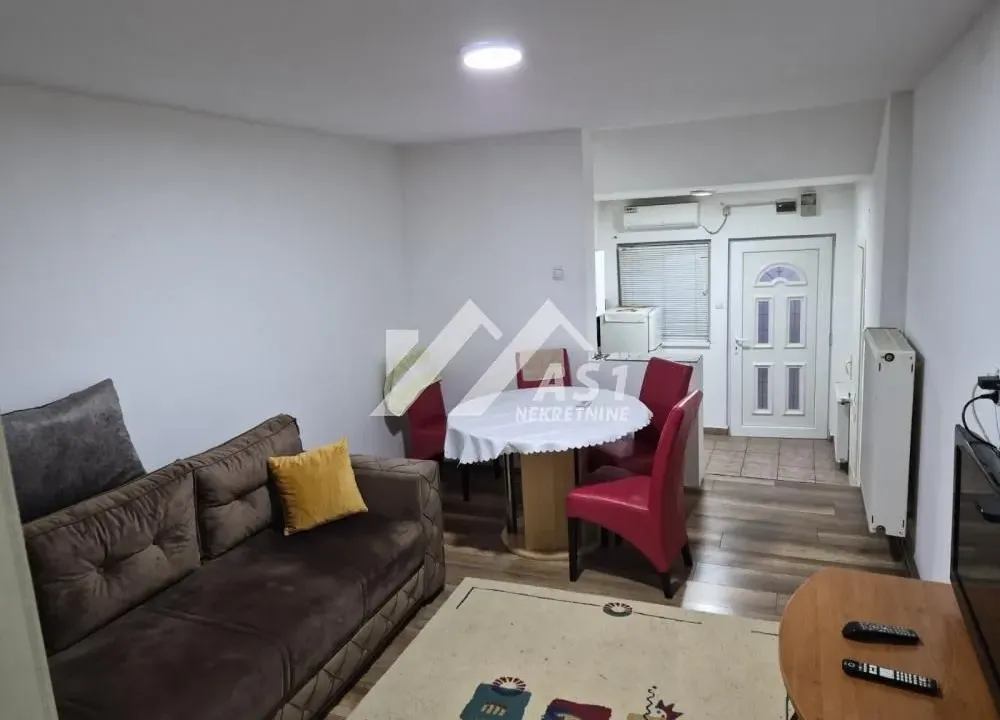 Izdavanje, jednosoban stan, 40m², Podbara, Novi Sad Sve Podlokacije