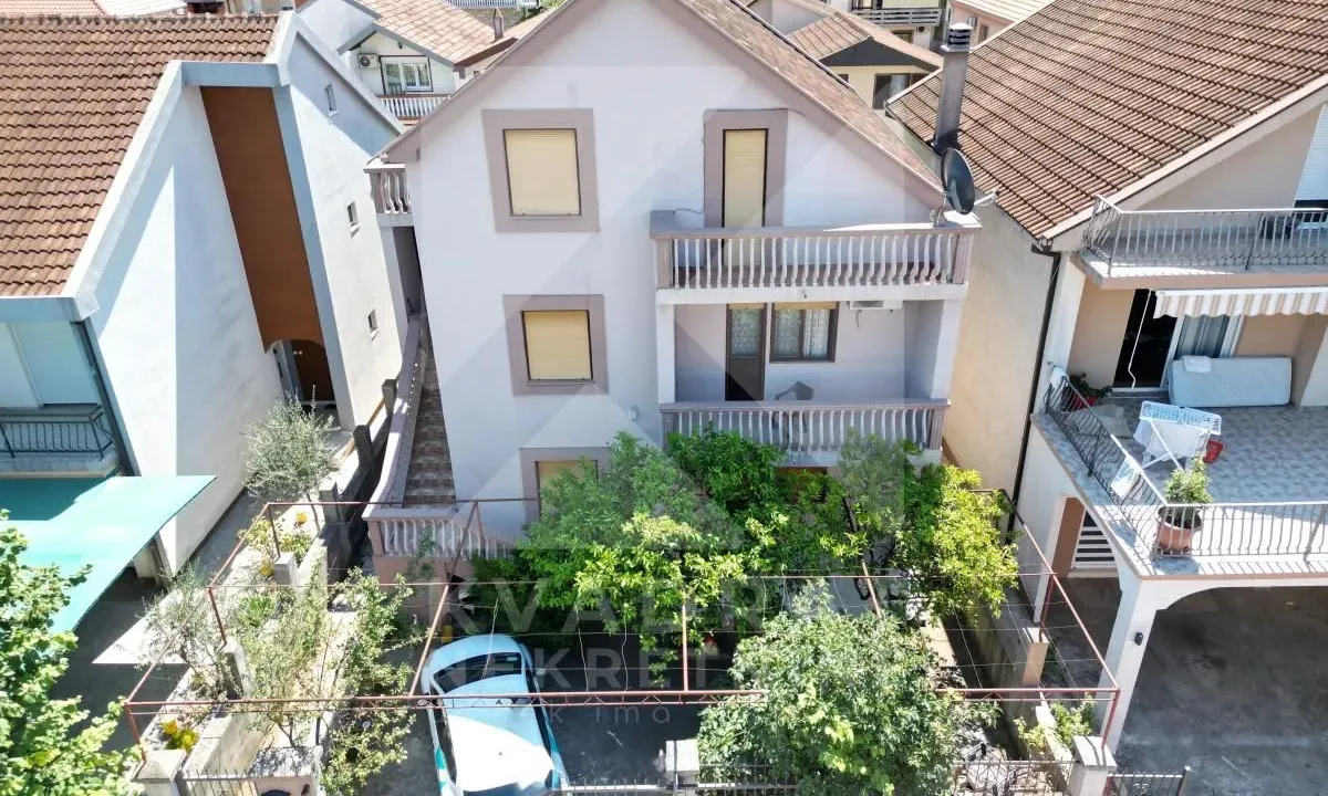 Sale, house, 101m², Stari Aerodrom, Podgorica