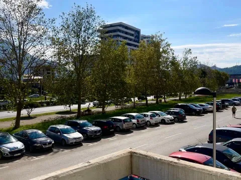 Izdavanje, dvosoban stan, 67m², Centar, Bar - image 7