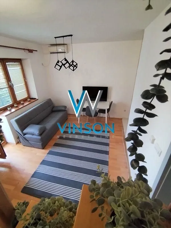 Prodaja, dvosoban stan, 42m², Centar, Novi Sad