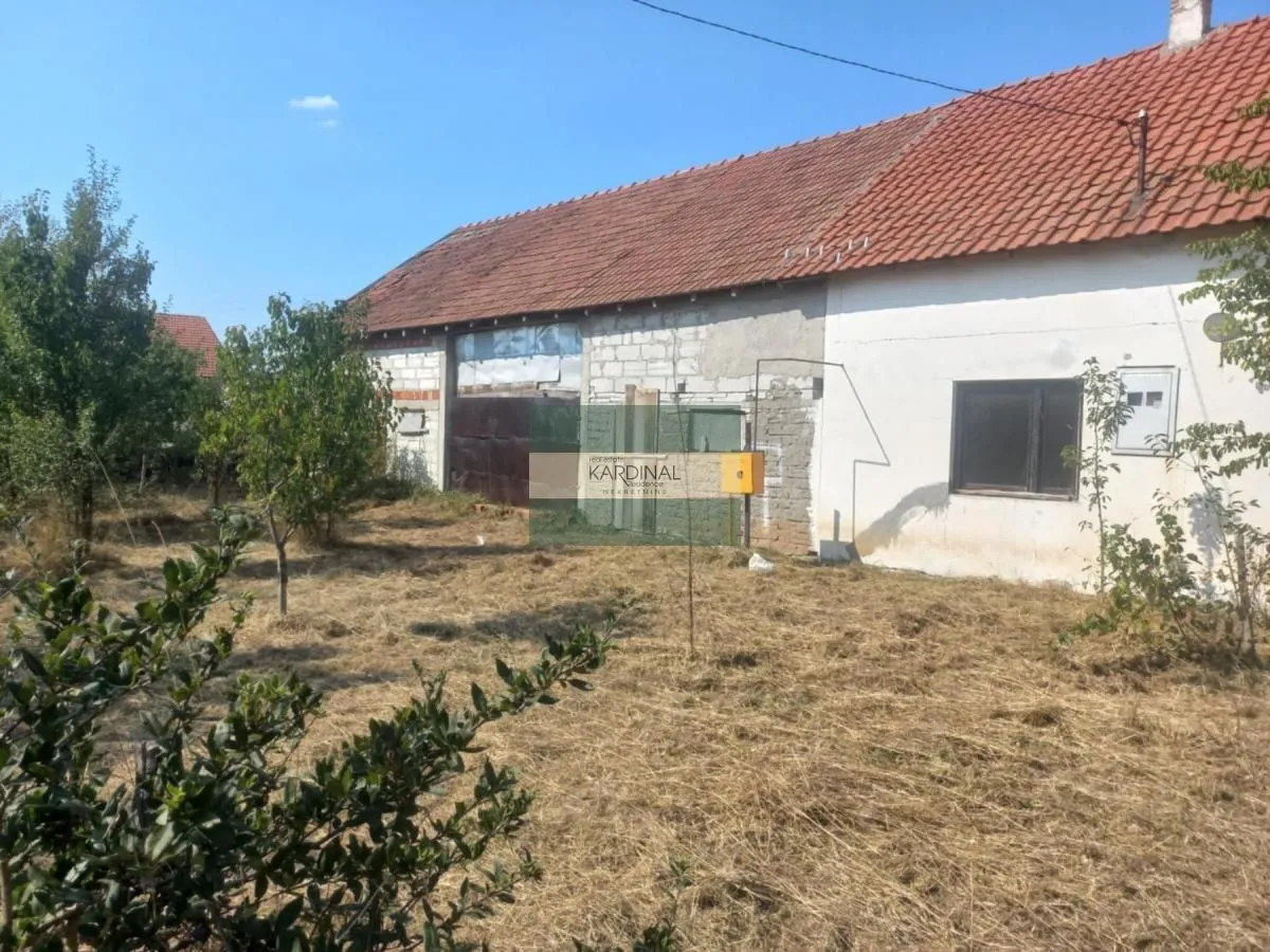 Prodaja, kuća, 219m², Medjulužje, Mladenovac
