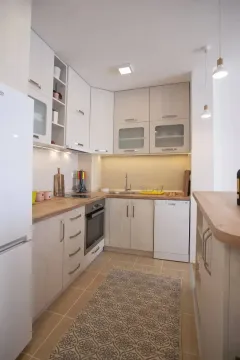 Rent, three bedroom apartment, 74m², Dubovica, Budva - image 4