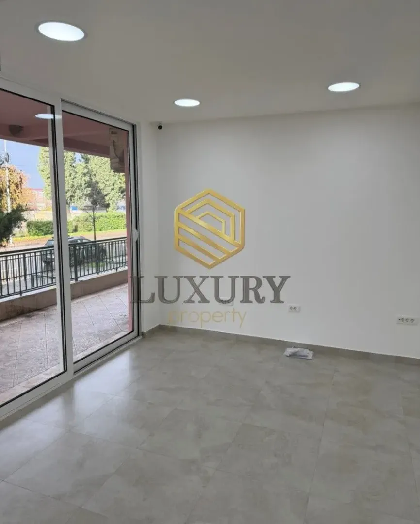 Izdavanje, poslovni prostor, 57m², 1 maj, Podgorica
