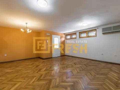 Izdavanje, kuća, 370m², Zabjelo, Podgorica - image 26