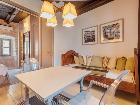 Izdavanje, kuća, 90m², Muo, Kotor - image 13