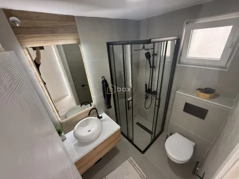 Prodaja, kuća, 186m², Pantelej, Niš - image 12