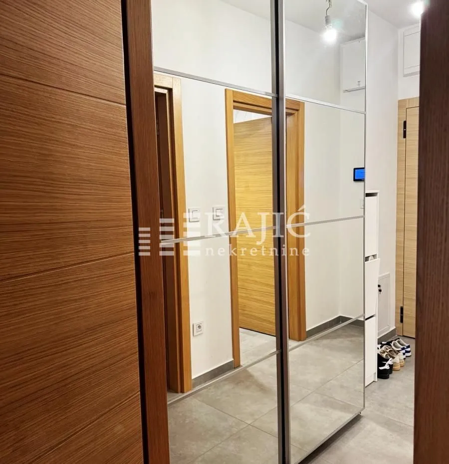 Izdavanje, dvosoban stan, 50m², Čubura, Beograd
