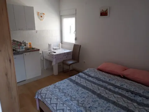 Rent, studio apartment, 22m², Rozino, Budva - image 1