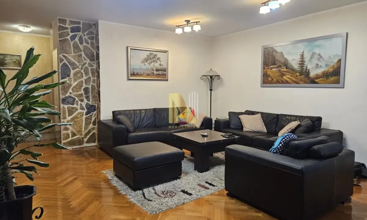 Izdavanje, četvorosoban stan, 105m², Socijalno, Novi Sad Sve Podlokacije