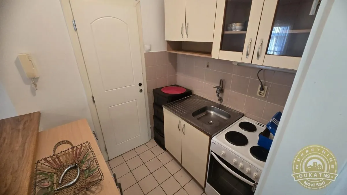 Izdavanje, jednosoban stan, 32m², Grbavica, Novi Sad Sve Podlokacije