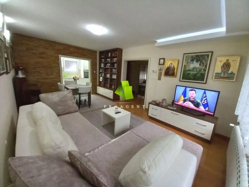 Prodaja, kuća, 180m², Centar, Paraćin