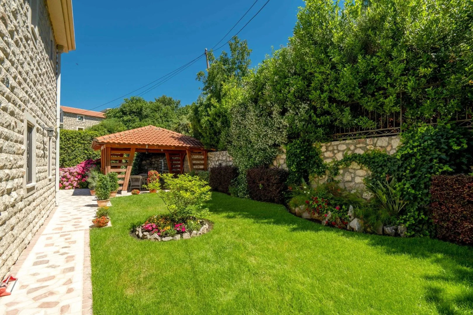 Sale, house, 317m², Reževići, Budva