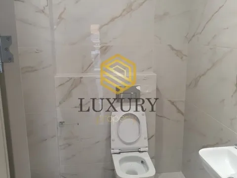 Izdavanje, dvosoban stan, 84m², Kod Capital Plaze, Podgorica - image 2