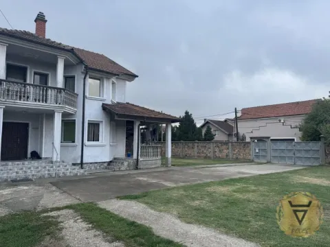 Izdavanje, kuća, 340m², Zemun Sve Podlokacije, Beograd - image 4
