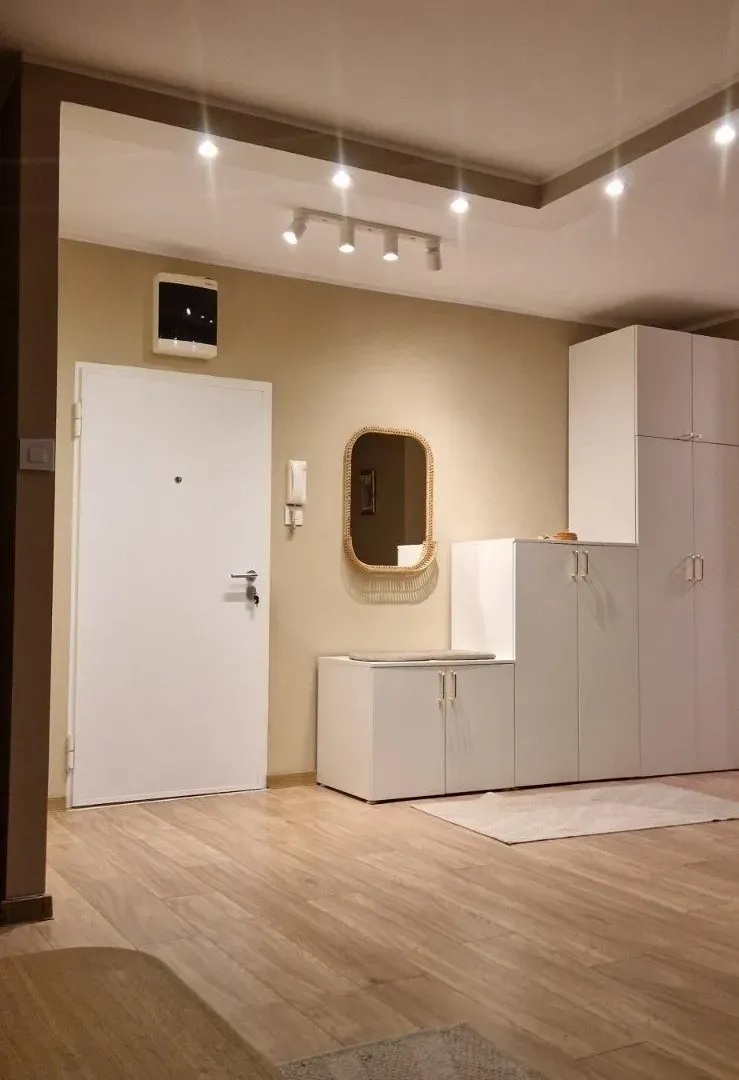 Izdavanje, trosoban stan, 86m², Novi Beograd Blok 63, Novi Beograd Sve Podlokacije