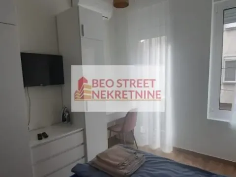 Izdavanje, trosoban stan, 70m², Stari Grad, Beograd - image 3