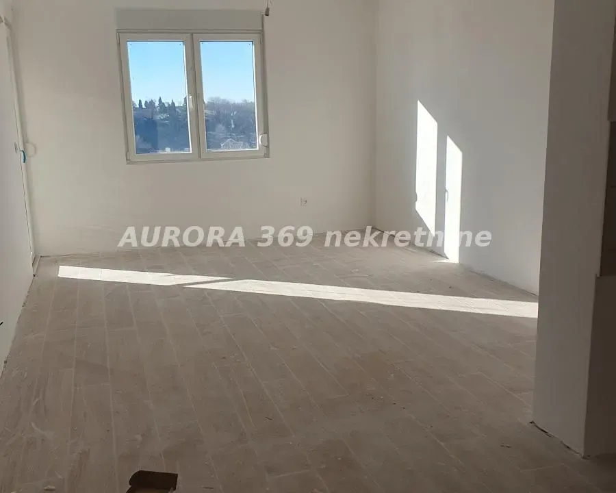 Prodaja, dvosoban stan, 53m², Irig, Srbija