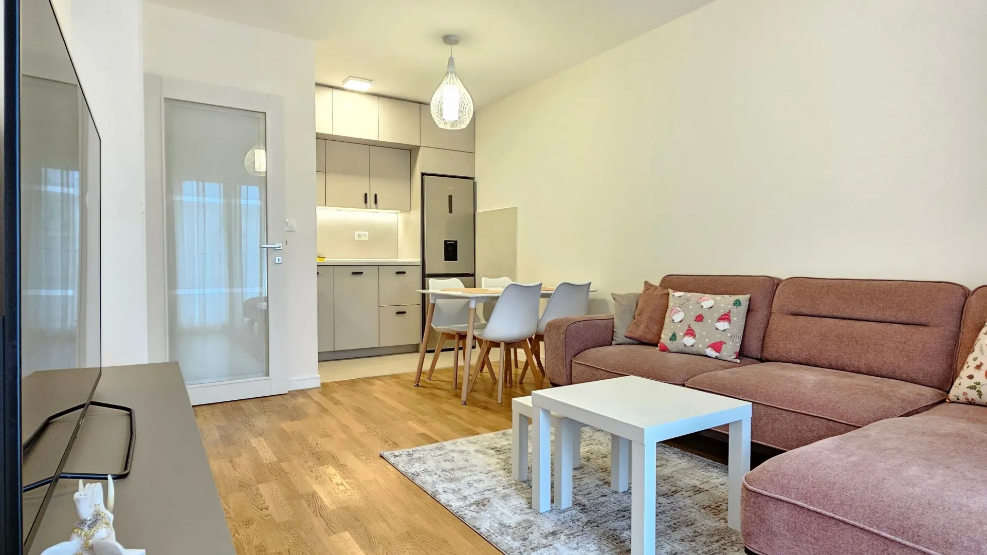 Rent, one bedroom apartment, 40m², Pobrežje, Podgorica