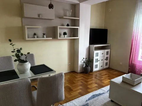 Rent, one bedroom apartment, 41m², Blok 9, Podgorica - image 2