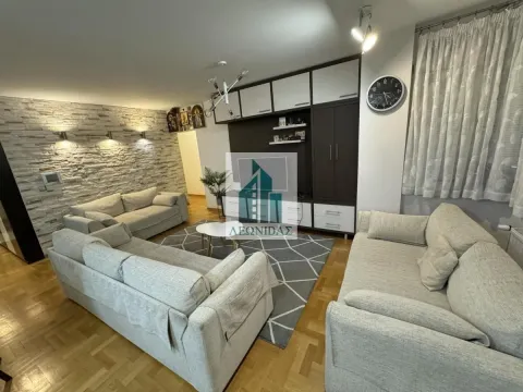 Sale, three bedroom apartment, 78m², Medijana, Niš