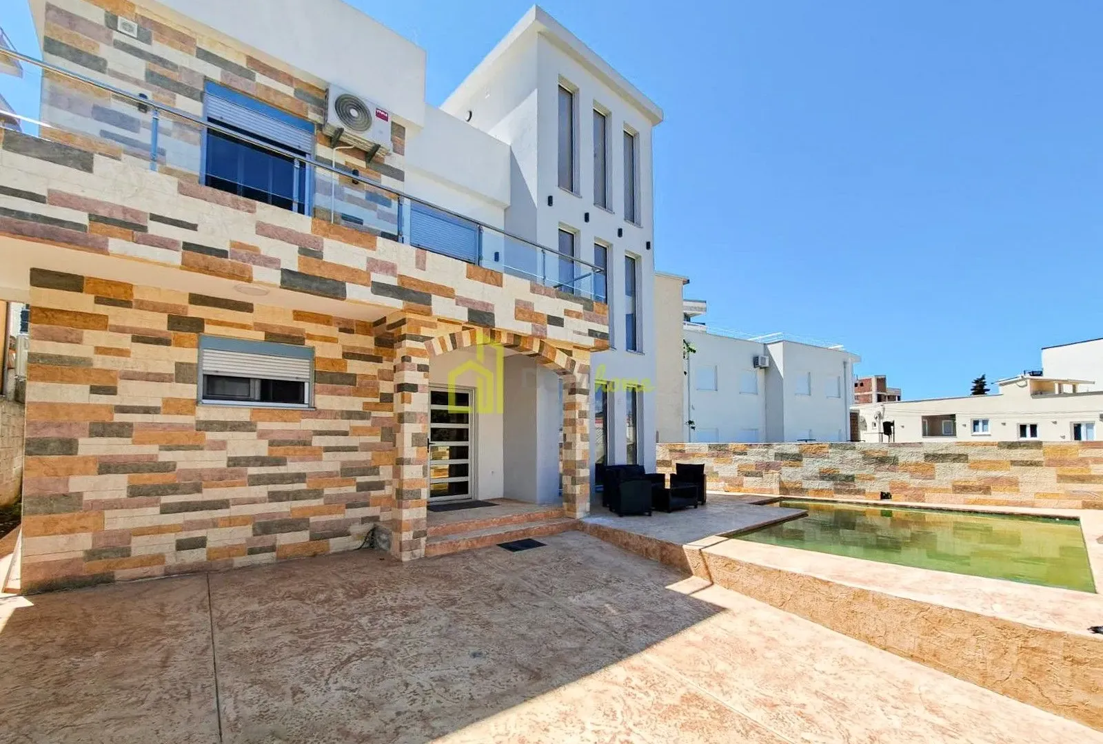 Rent, house, 170m², Bar, Crna Gora