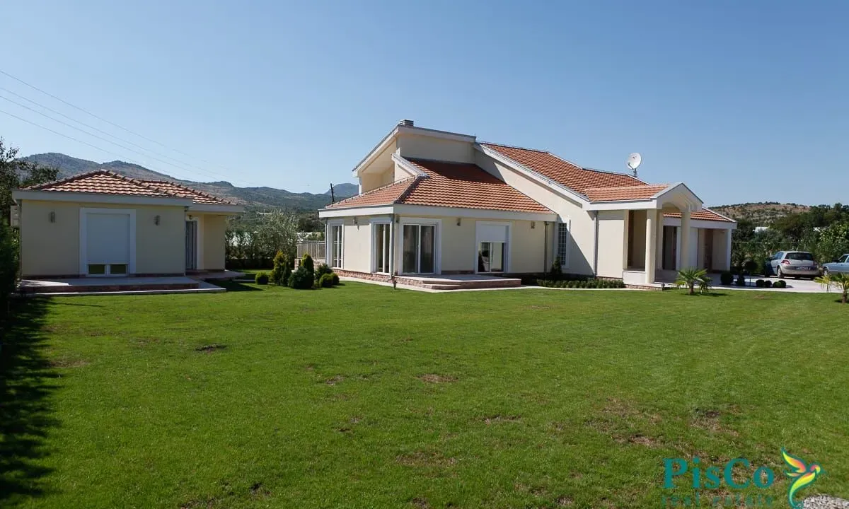 Sale, house, 254m², Donji Kokoti, Podgorica