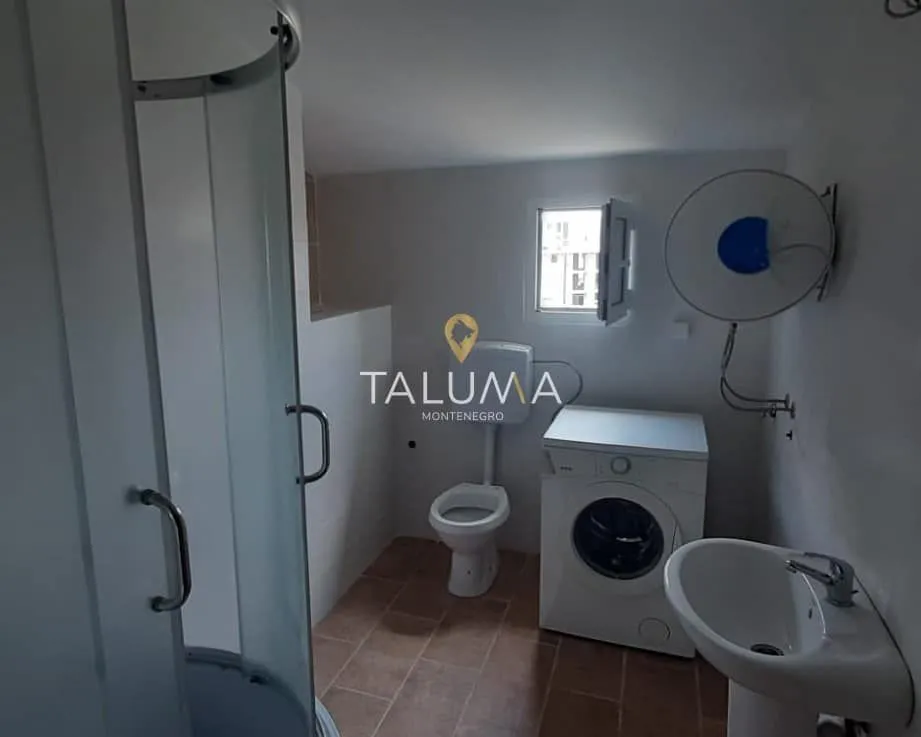 Prodaja, trosoban stan, 75m², Centar, Podgorica