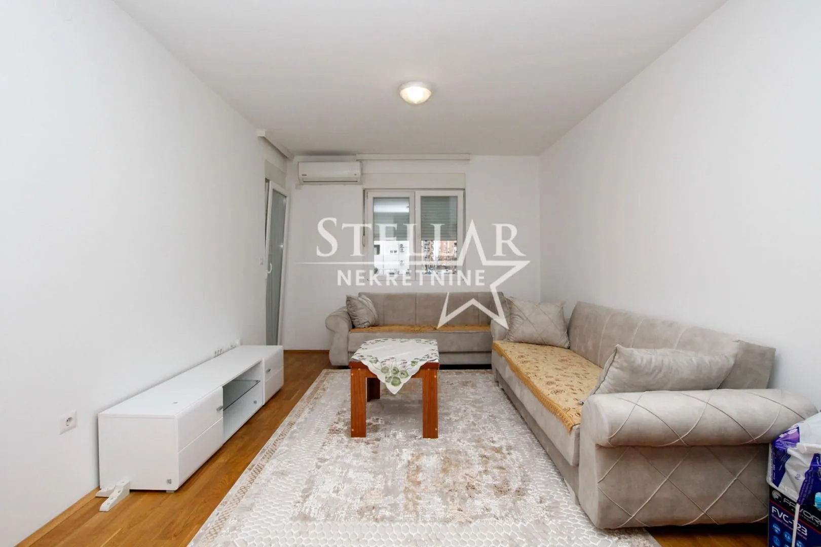 Izdavanje, jednosoban stan, 50m², Stari Aerodrom, Podgorica