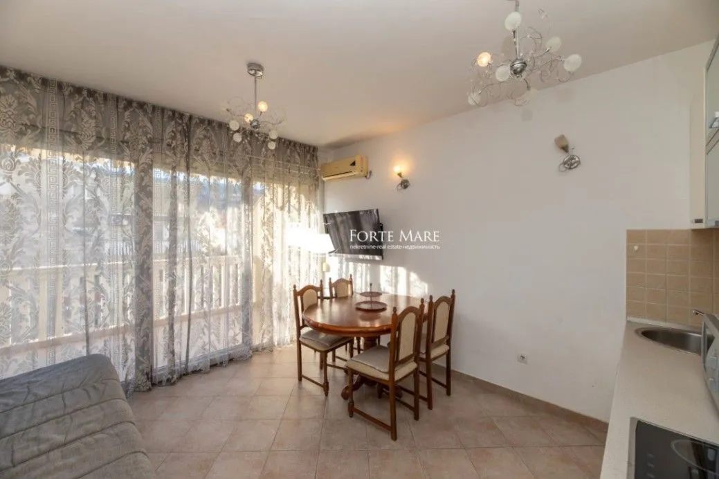 Prodaja, dvosoban stan, 65m², Đenovići, Herceg Novi