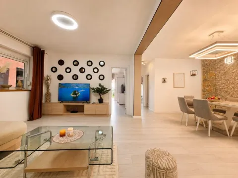 Sale, two bedroom apartment, 99m², Petrovac, Budva - image 7