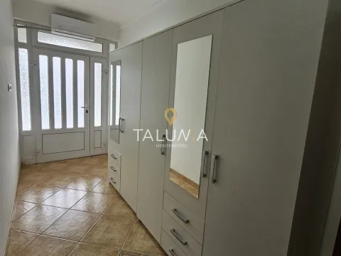 Izdavanje, kuća, 210m², Masline, Podgorica - image 21