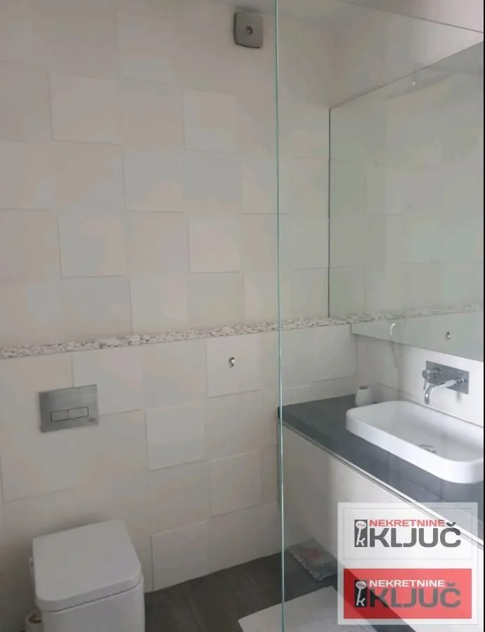 Prodaja, trosoban stan, 134m², Sajmište, Novi Sad