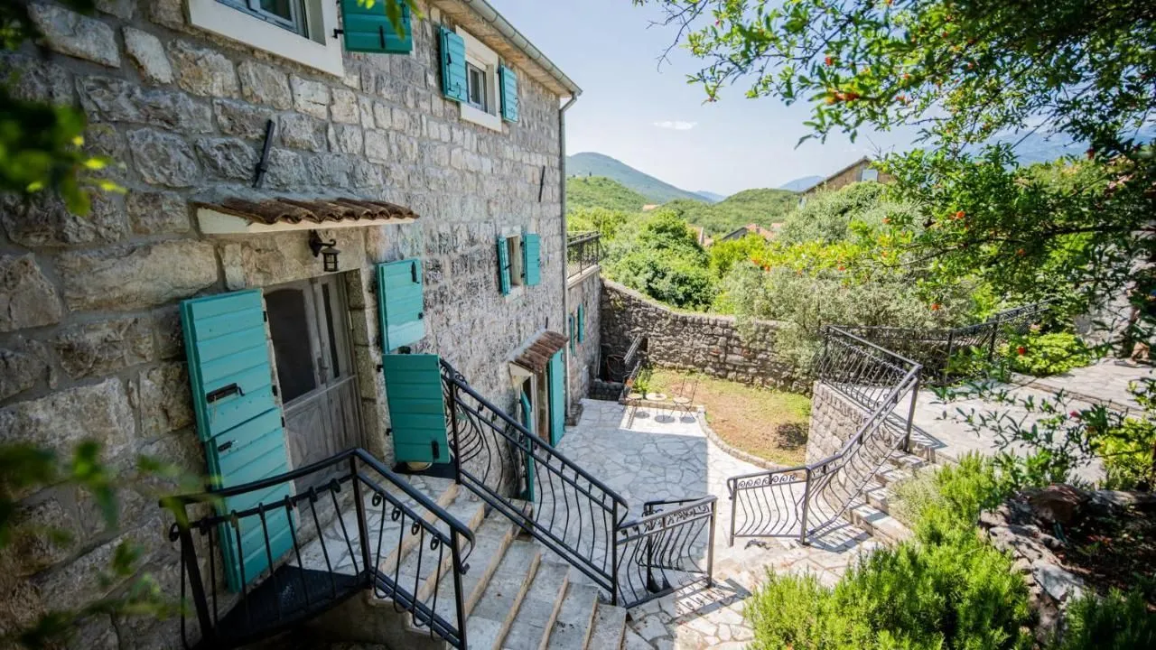 Prodaja, kuća, 150m², Milovići, Tivat