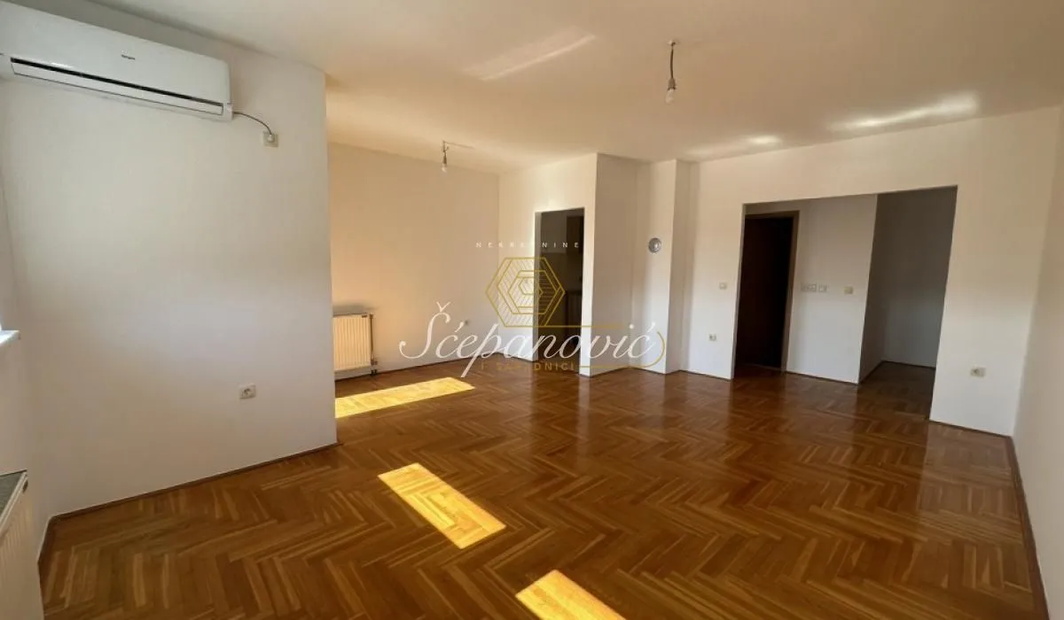 Sale, apartment, 44m², Bulevar Oslobodjenja, Novi Sad Sve Podlokacije