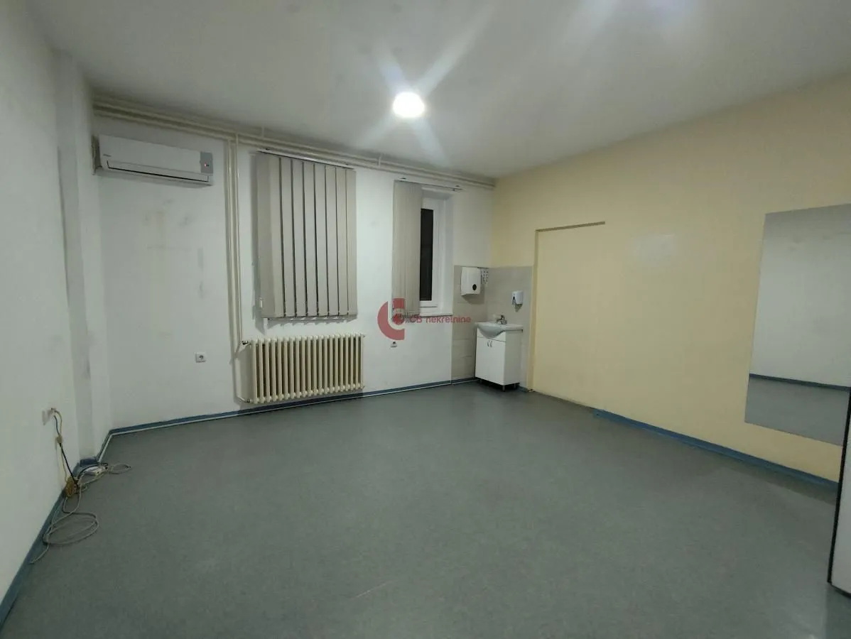 Rent, office space, 320m², Centar, Subotica